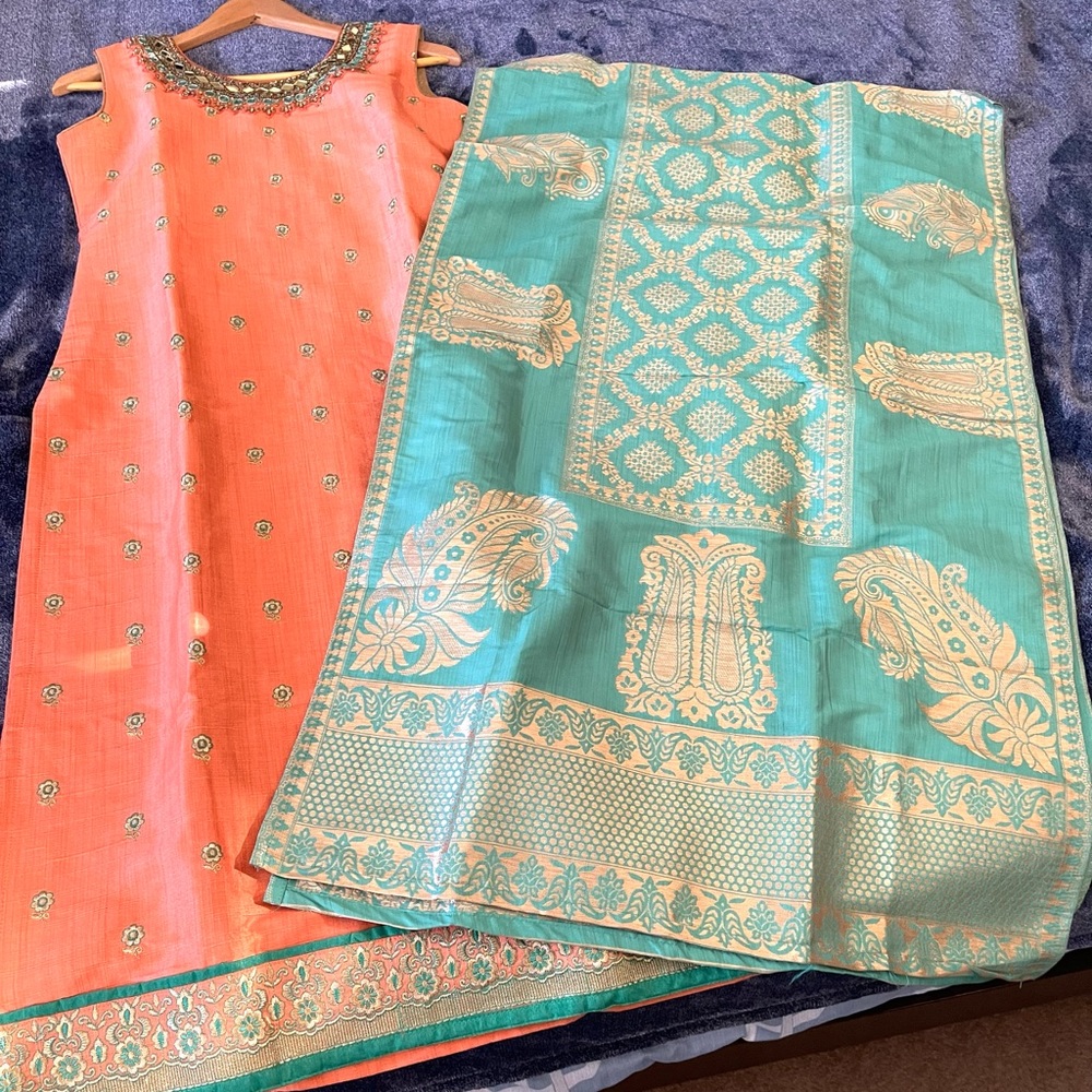 🤗 (new)Very nice bright orange straight indian dress